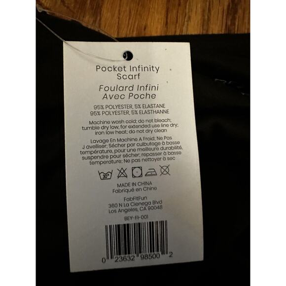 Beyond Yoga NWT Hidden Pocket Infinity Scarf Black One Size Stretchy Comfort - Picture 8 of 8